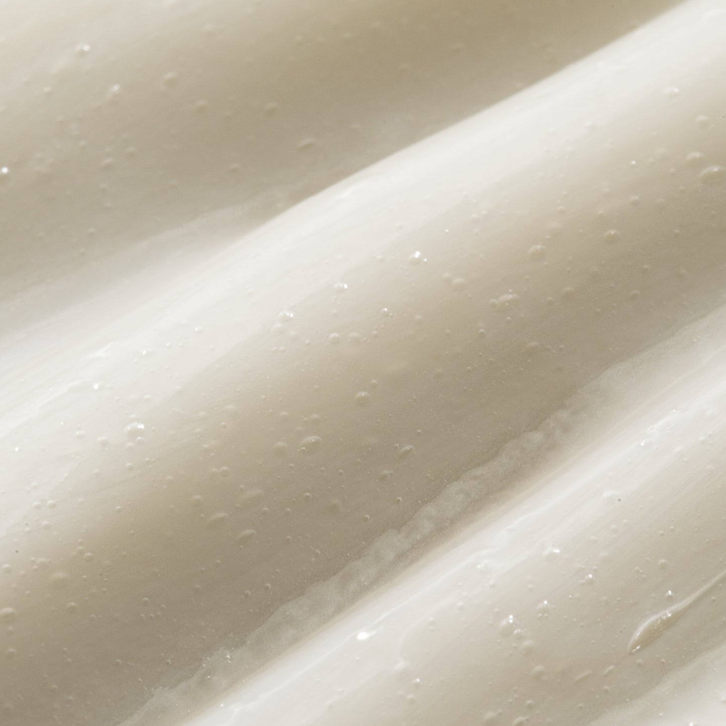 REVERIE Milk Anti-Frizz Leave-In Nourishing Serum. ALWAYS SHOW