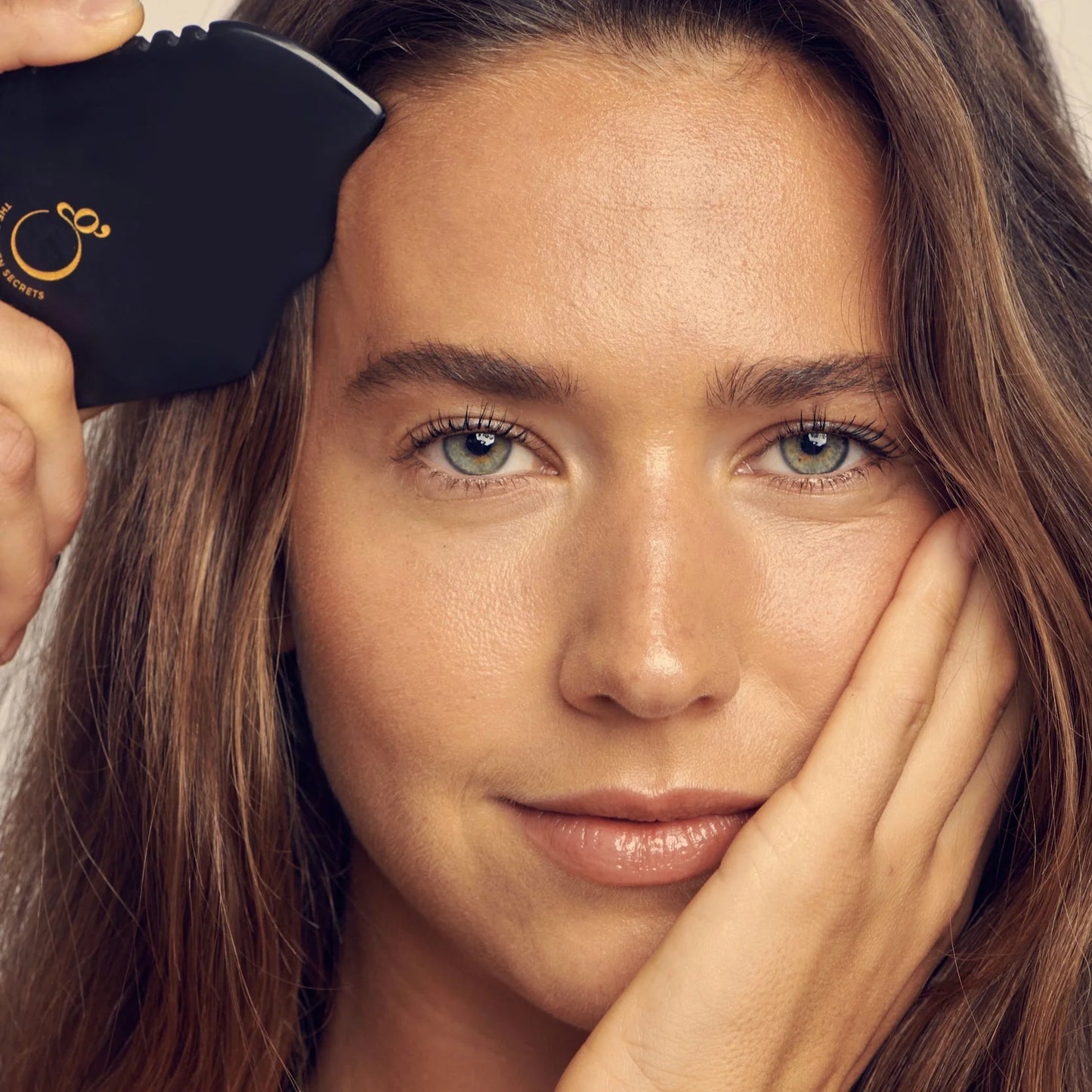 THE GOLDEN SECRETS Sorceress Stone Gua Sha Beauty Tool