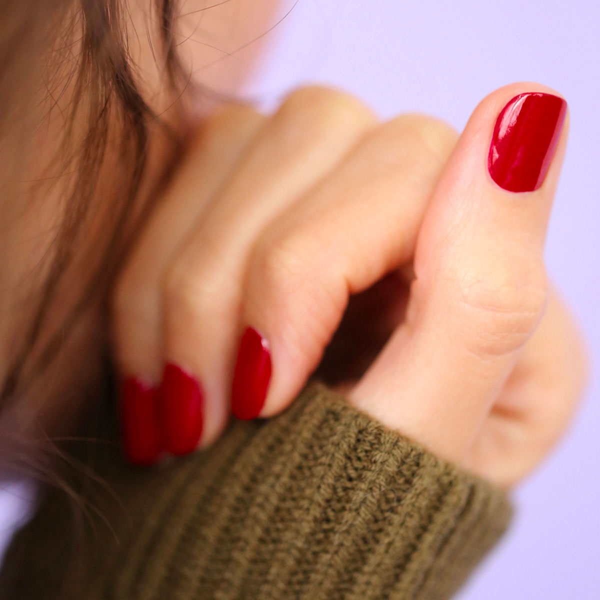 MANUCURIST Green Nail Polish Red Cherry