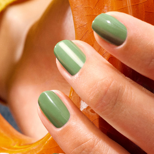 MANUCURIST-Green-Flash-LED-Nail-Polish-Artichaut