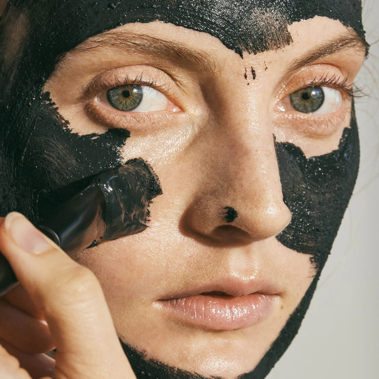 ANGAN Black Lava Face Mask