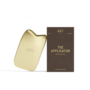 AKT LONDON The Applicator