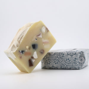 BLOOMING WILD BOTANICALS Wildflower Soap Lavender Lemongrass