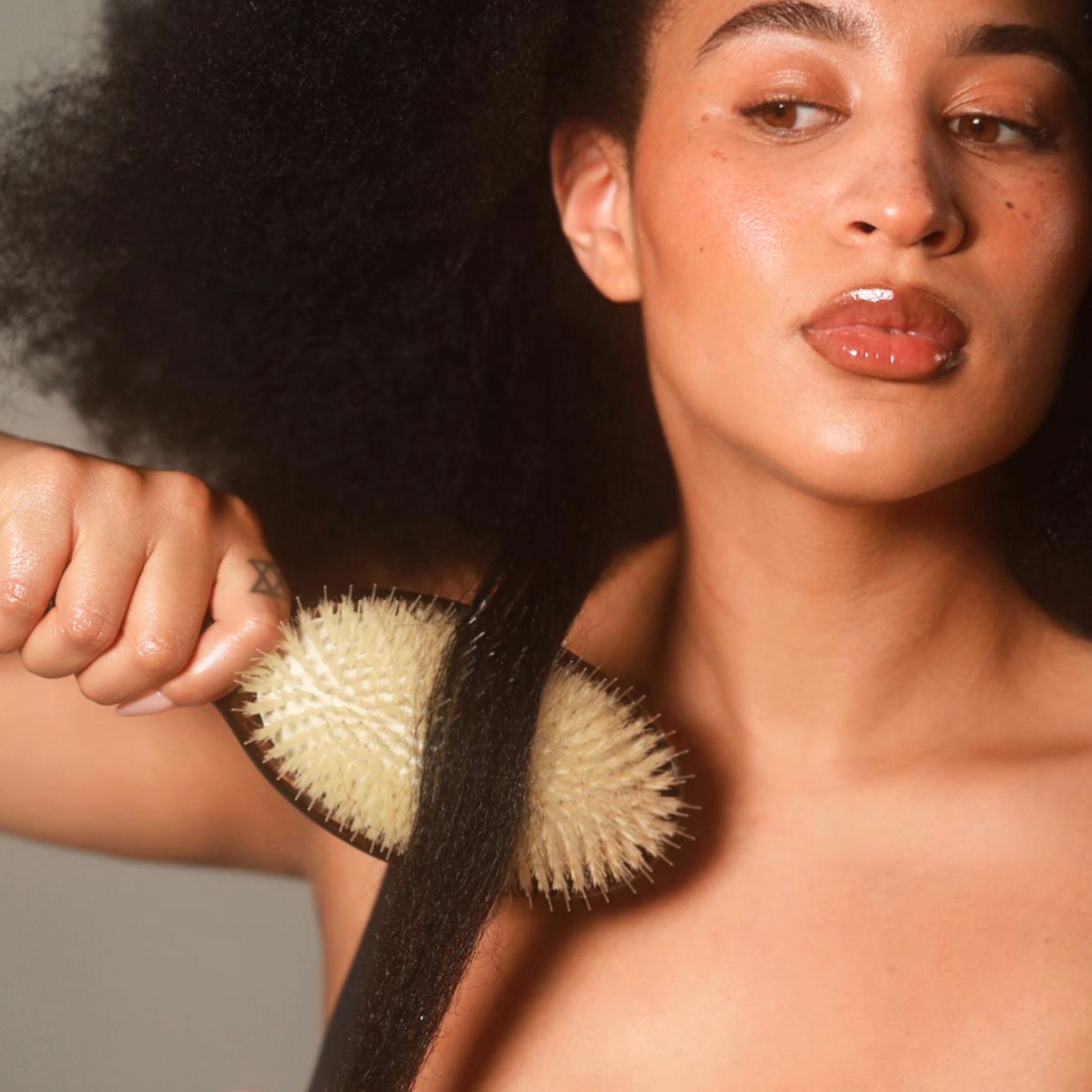 BUR BUR The Mermaid Brush Essential Boar Bristle Brush