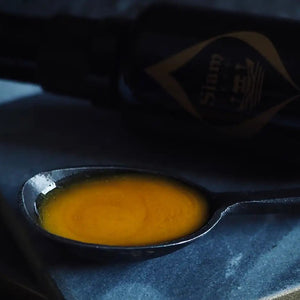 SIAM SEAS Twilight BeCalm Skin Serum texture in a spoon