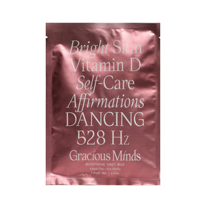 GRACIOUS MINDS Brightening Sheet Mask with Kakadu Plum, Bearberry Extract, and Rice Peptides, designed for hydrated, radiant-looking skin. Made in Australia with recyclable and biodegradable packaging.