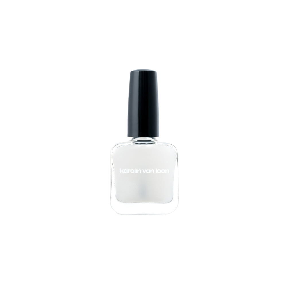 Karolin Van Loon 09 Craie Matte Top Coat – vegan, eco-friendly, 12-free nail polish top coat that provides a quick-dry, long-lasting matte finish.