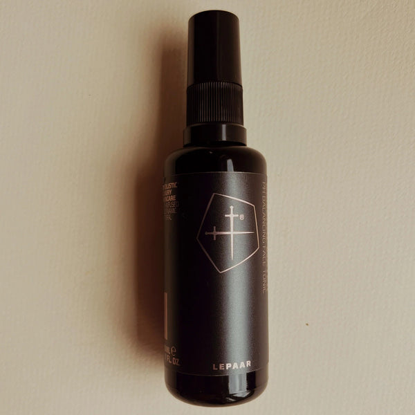 LEPAAR GLOW WHITE ROSE/SANDALWOOD MINERAL WATER / Radiance Lifting Face Tonic