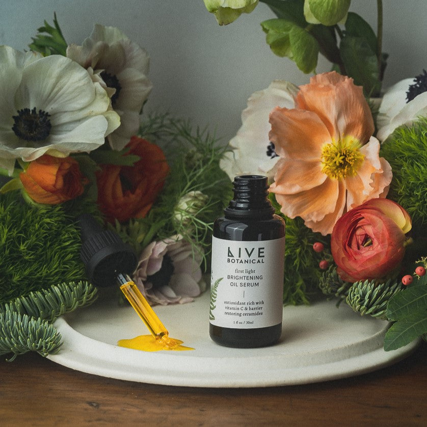 LIVE BOTANICAL First Light Brightening Oil Serum