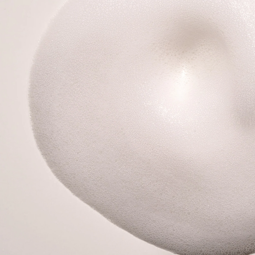  LUNA NECTAR Antarctic ACV Hair Shine Glass Rinse – apple cider vinegar rinse with green tea and pea peptides for vibrant hair.