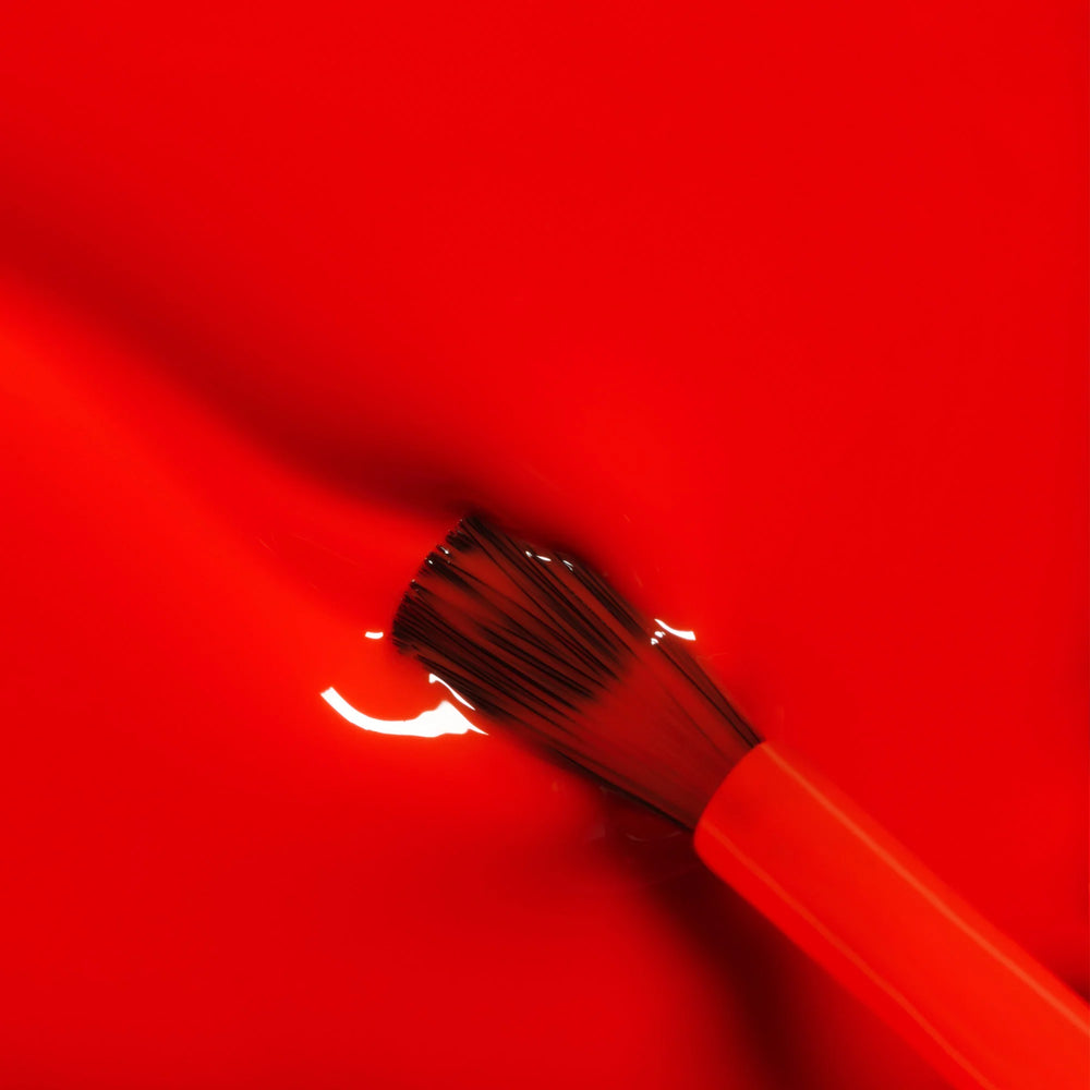 MANUCURIST Green Nail Polish Lava in a vibrant fiery red shade with warm orange undertones, vegan, 12-free, and made in France.