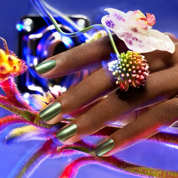 MANUCURIST Semi-permanent LED Green Flash Groove