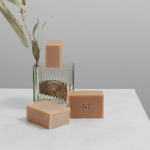 MOMENTI BOTANICALS Glow Soap Bar