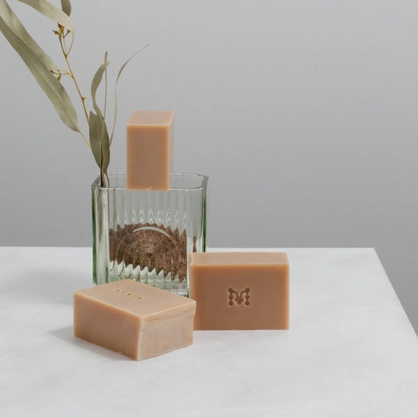 MOMENTI BOTANICALS Glow Soap Bar