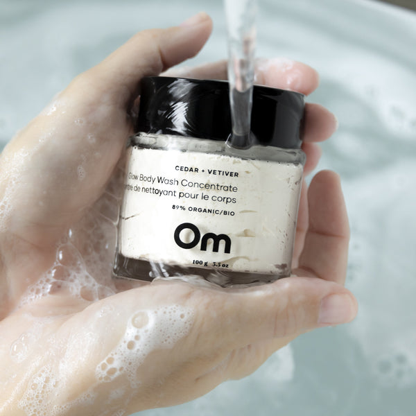 OM ORGANICS Cedar + Vetiver Glow Body Wash Concentrate