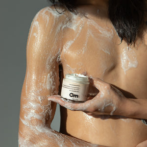 OM ORGANICS Cool Eucalyptus Glow Body Wash Concentrate