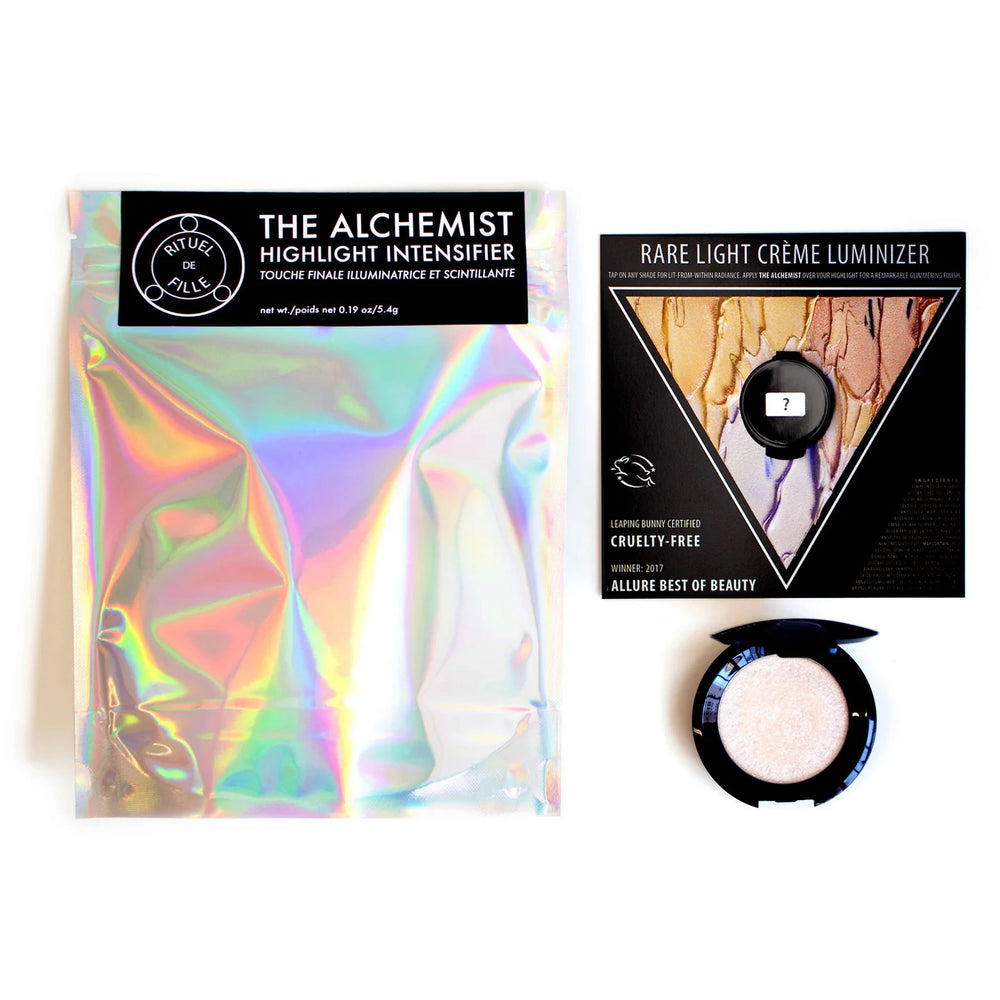 Rituel de Fille Highlight Intensifier in The Alchemist, packaged in a compact.
