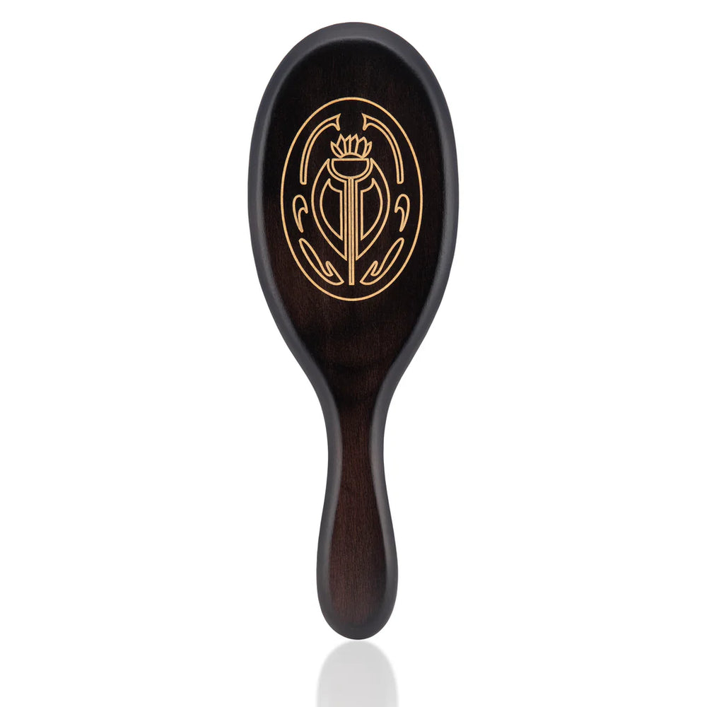 SANGRE DE FRUTA Hair Brush, full-size wooden brush with firm nylon bristles for scalp massage, featuring a beech wood handle.