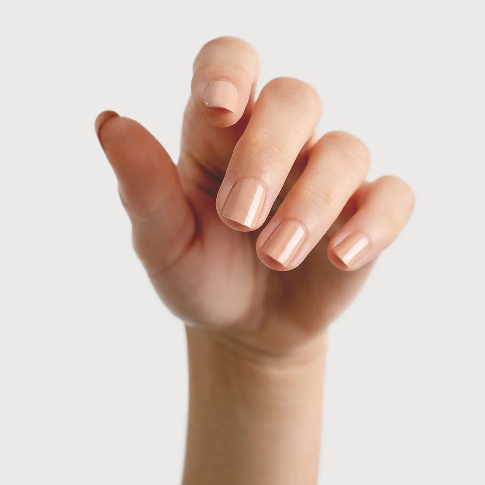 Sienna Byron Bay Comfort Nail Polish – caramel beige crème, vegan, cruelty-free, and eco-friendly.