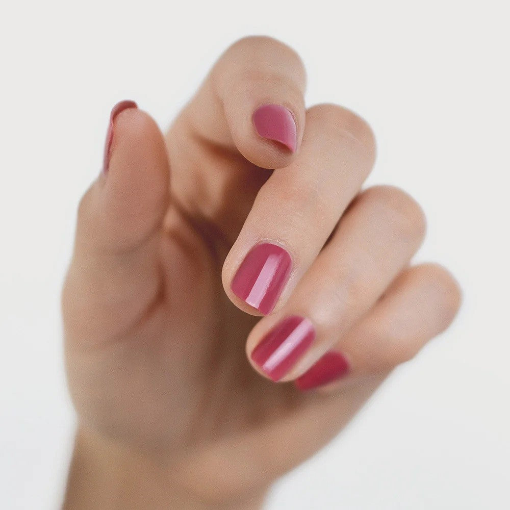 Sienna Byron Bay Heartspace Nail Polish – raspberry sorbet, vegan, eco-friendly, and breathable.
