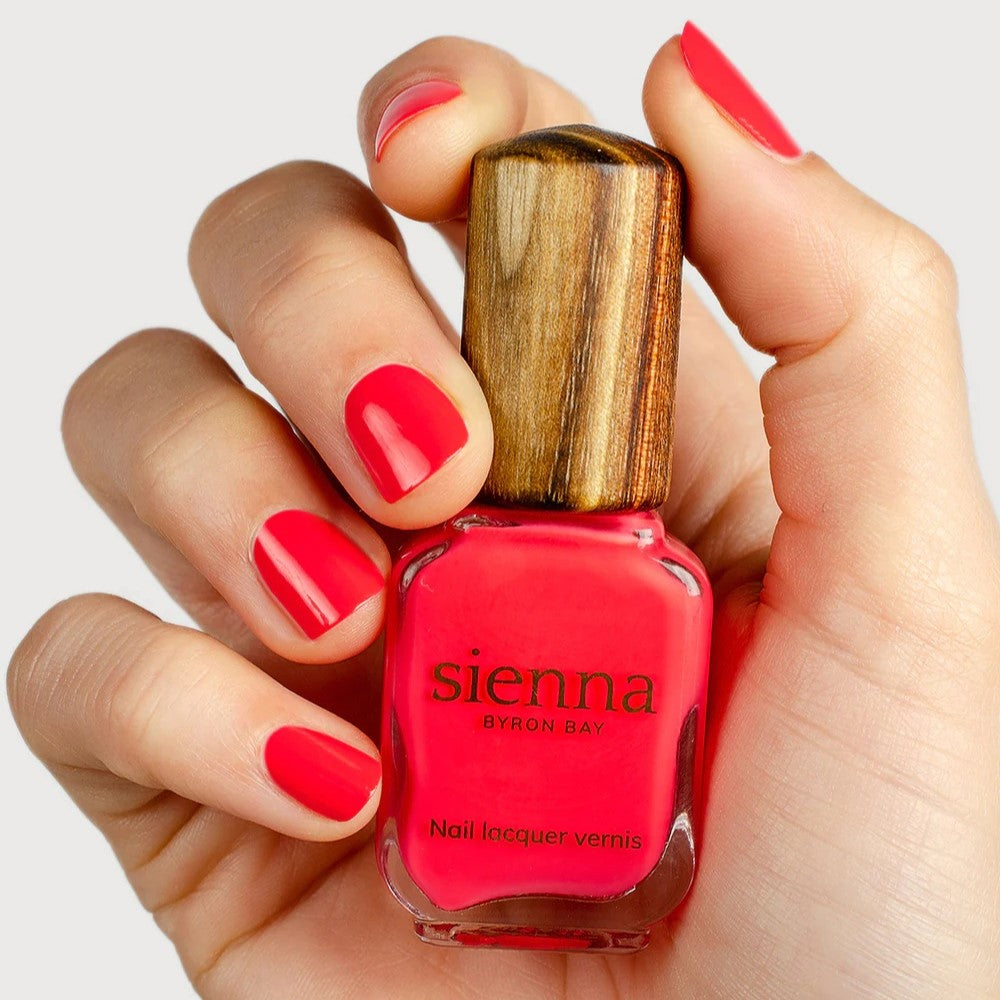 Sienna Byron Bay Kiss Nail Polish – A bright pink crème with a clean, sustainable formula.