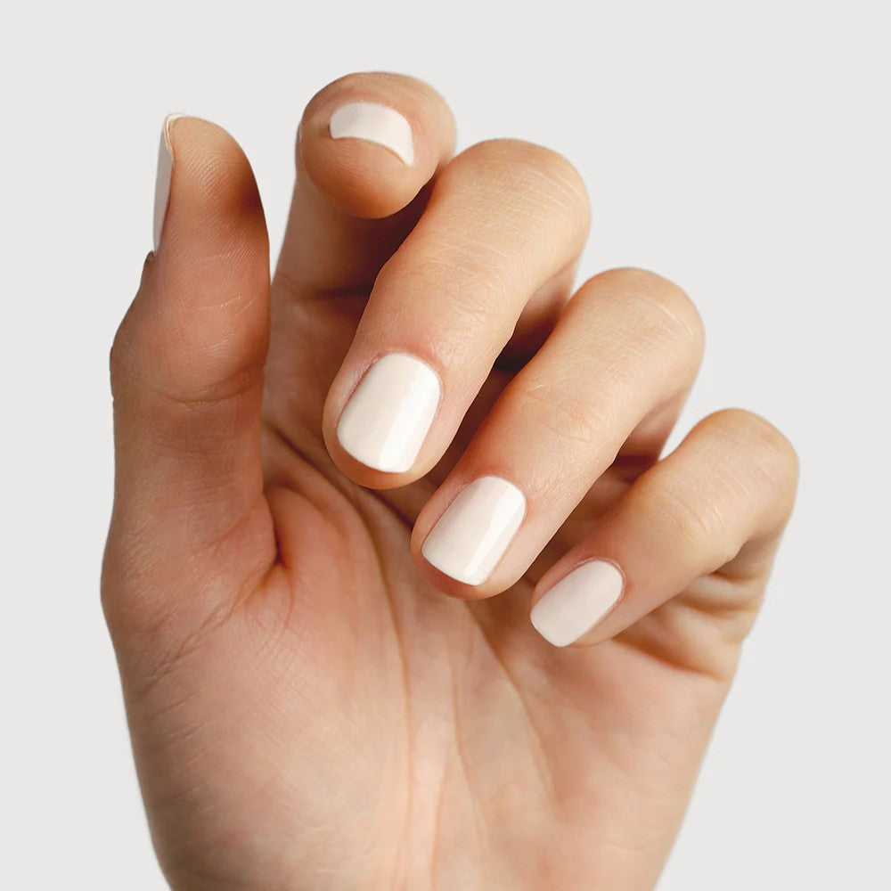 Sienna Byron Bay Mylks Trio – a set of three vegan nail polishes in white, mylk chocolate, and burnt umber shades.