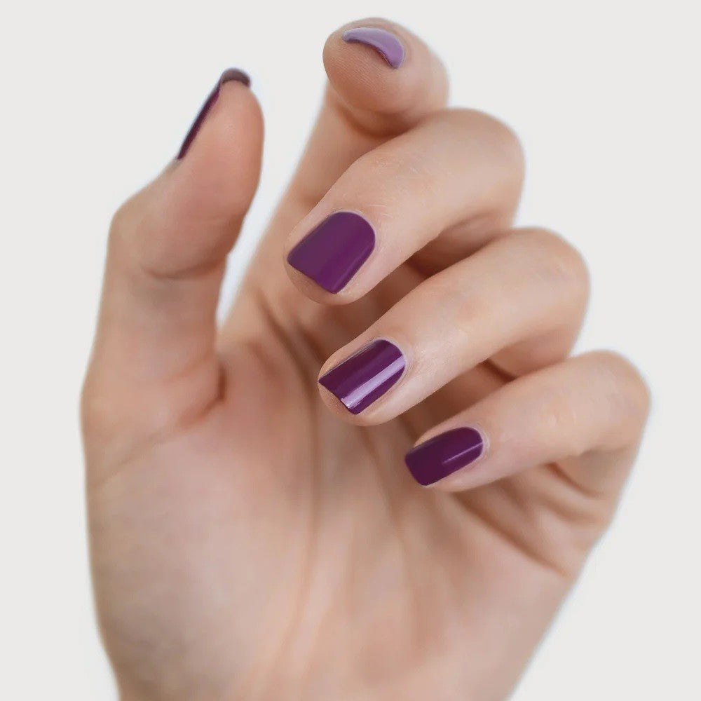 Sienna Byron Bay Reverence Nail Polish – violet grape, vegan, and eco-friendly.