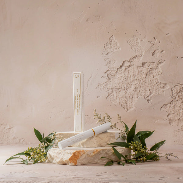 THE GOLDEN SECRETS Full Brow Styling Serum