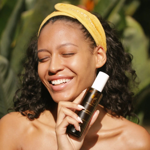 THE GOLDEN SECRETS Illuminating Cleansing Oil