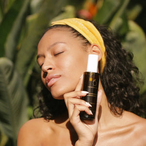THE GOLDEN SECRETS Illuminating Cleansing Oil