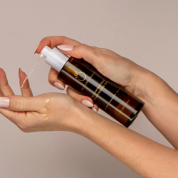THE GOLDEN SECRETS Illuminating Cleansing Oil