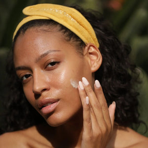 THE GOLDEN SECRETS Magic Brightening Powder 3in1