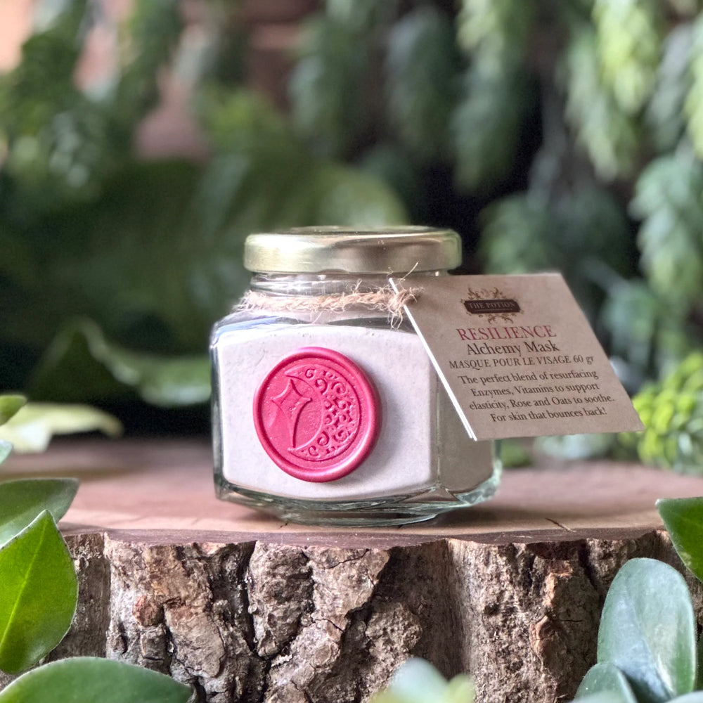THE POTION MASTERS Resilience Alchemy Mask – brightening mask for mature, dull skin.
