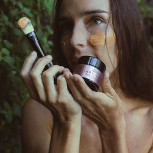 WILD GRACE Gold Aura Illuminating Mask