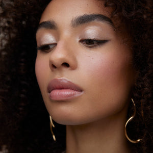 WONDERBLUSH La Lumière Liquid Eyeshadow Perle