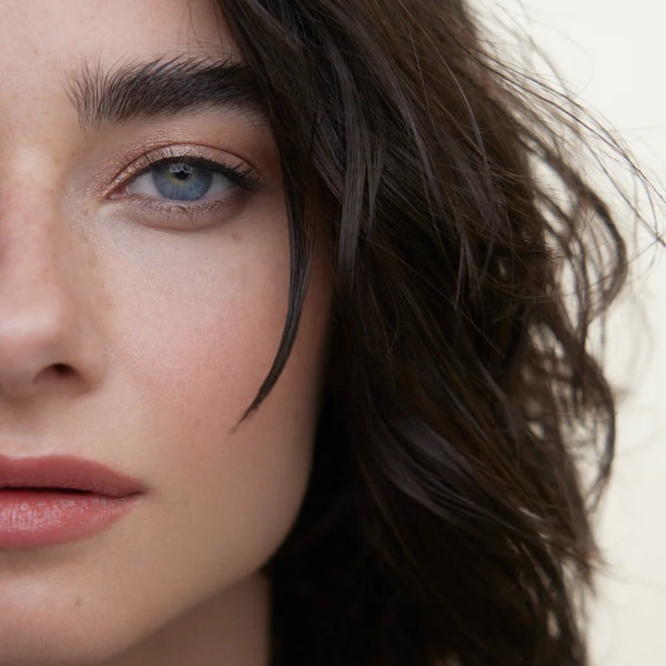 WONDERBLUSH La Lumiere Liquid Eyeshadow coquillage