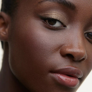 WONDERBLUSH La Lumiere Liquid Eyeshadow rayon