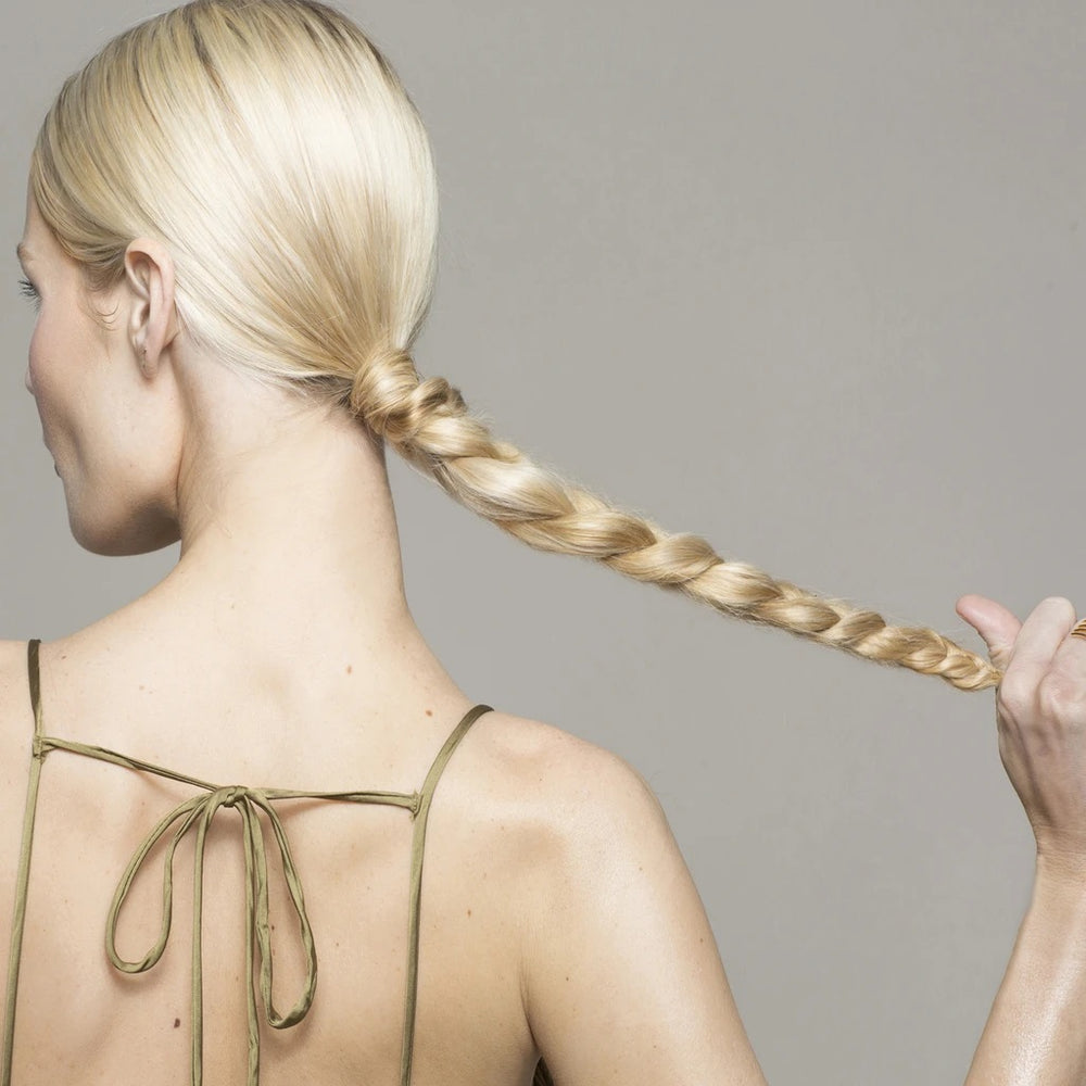 RAHUA Defining Hair Spray – non-aerosol, plant-based styling spray for firm, flexible hold and smooth, touchable hair.