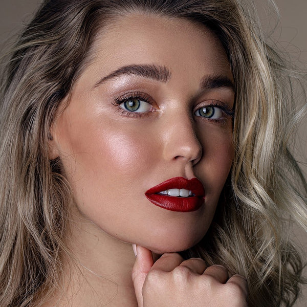 EYE OF HORUS Velvet Lips vamp red