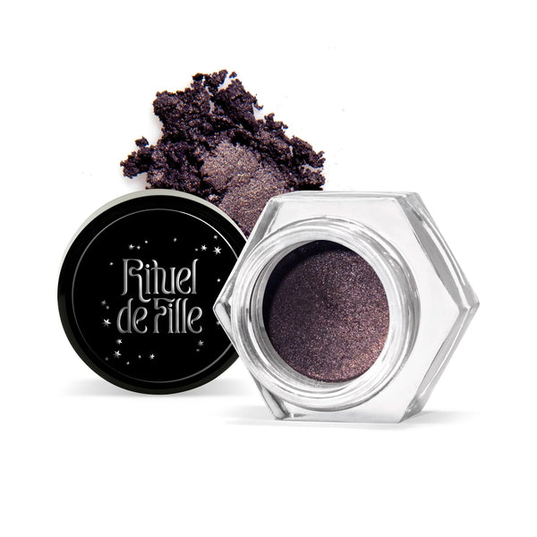 RITUEL DE FILLE Ash and Ember Eye Soot – Serpent de Mer, dark violet shimmer eyeshadow with burnt taupe and bronze highlights, velvety powder-cream texture, small jar, vegan.
